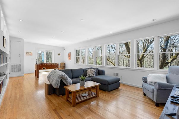Interior, Living room, Recessed Lighting, Wood Texture Flooring