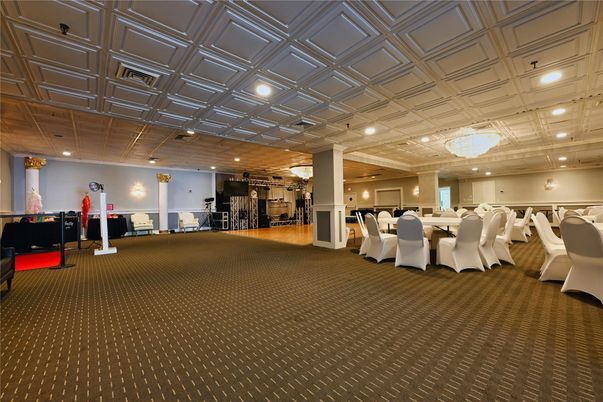 Dining room, Interior, Recessed Lighting