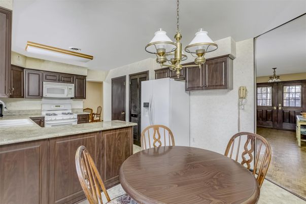 Chandelier, Dining room, Interior, Kitchen, Wood Texture Flooring