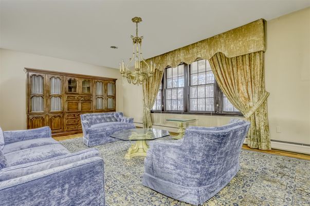 Chandelier, Interior, Living room