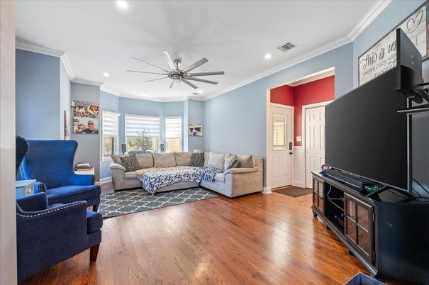 Interior, Living room, Recessed Lighting, Wood Texture Flooring