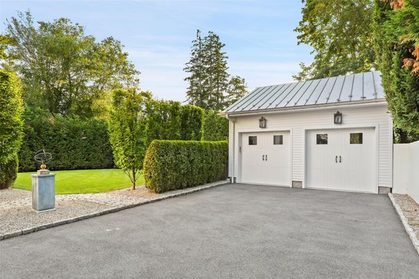 Detached Garage, Exterior