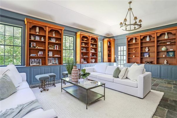 Chandelier, Interior, Living room, Pendant Lights