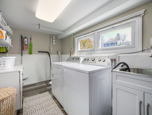 Interior, Washer, Wood Texture Flooring