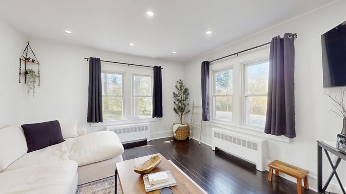 Interior, Living room, Recessed Lighting, Wood Texture Flooring