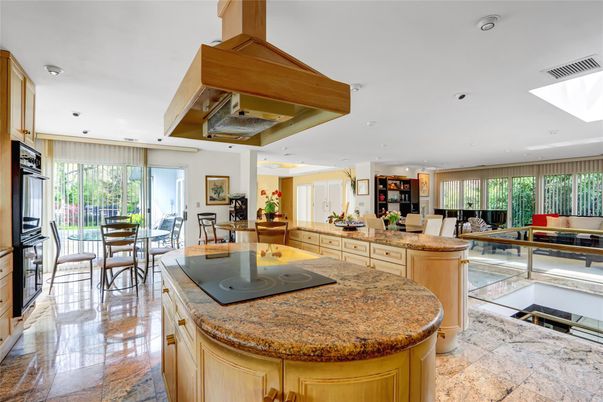 Dining room, Interior, Kitchen, Recessed Lighting, Stainless Steel Appliances