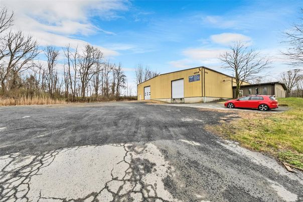 Detached Garage, Exterior