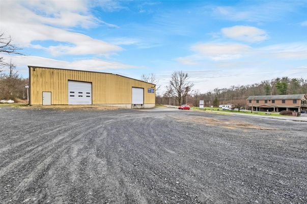 Detached Garage, Exterior