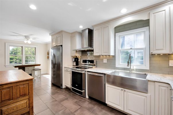 Dining room, Interior, Kitchen, Recessed Lighting, Stainless Steel Appliances