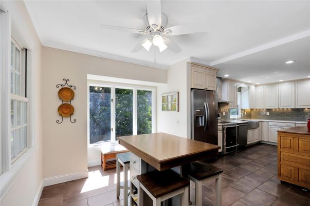Dining room, Interior, Kitchen, Recessed Lighting, Stainless Steel Appliances