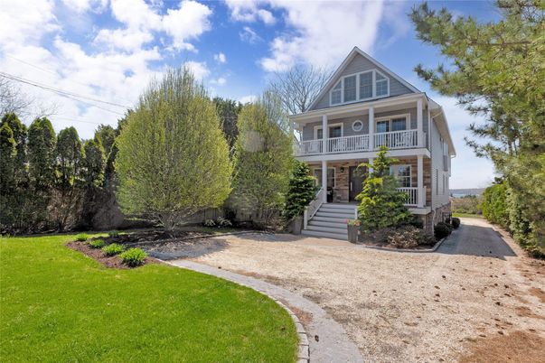 Backyard, Exterior, Facade, Queen Anne Victorian
