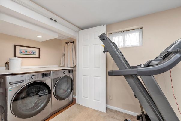 Fitness Equipment, Interior, Recessed Lighting, Washer