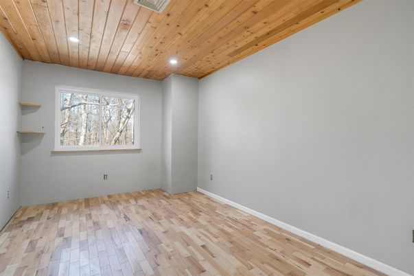 Empty room, Interior, Recessed Lighting, Wooden Ceilings, Wood Texture Flooring