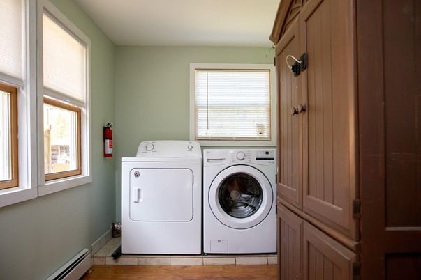 Interior, Washer, Wood Texture Flooring