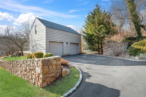 Detached Garage, Exterior