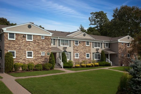 Exterior, Facade, Brick Facade, Georgian