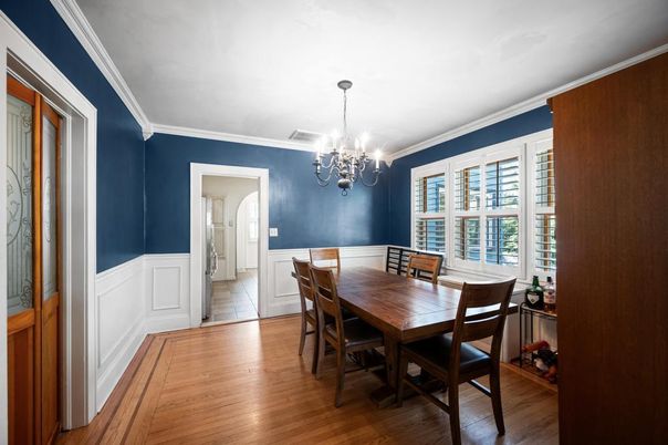 Chandelier, Dining room, Interior, Wood Texture Flooring