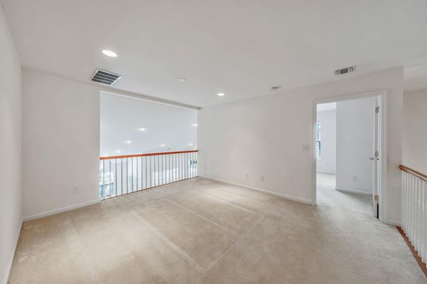 Empty room, Interior, Recessed Lighting