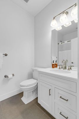Bathroom, Dual Sink Vanities, Interior