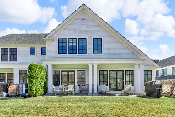 Exterior, Facade, Farmhouse