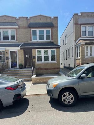 Exterior, Facade, Brick Facade, Rowhouse
