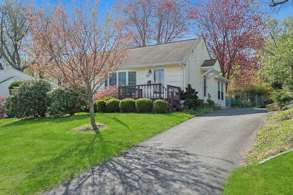 Exterior, Facade, Brick Facade, Cape Cod