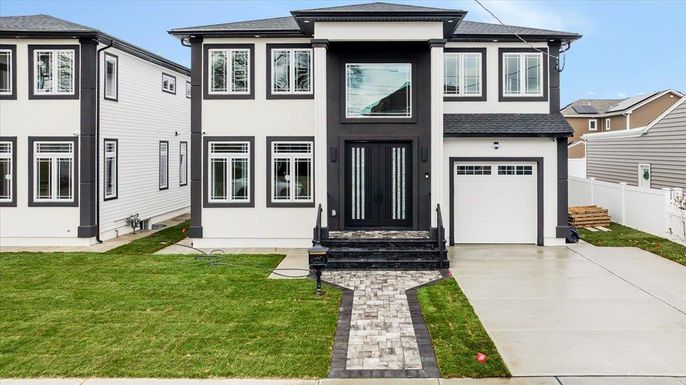 Attached, Exterior, Facade, Rowhouse