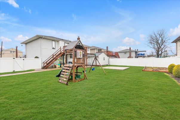 Backyard, Exterior, Playground