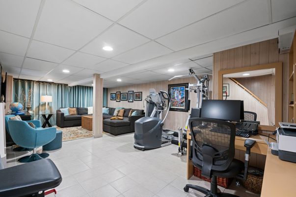 Fitness Equipment, Home Office, Interior, Living room, Recessed Lighting