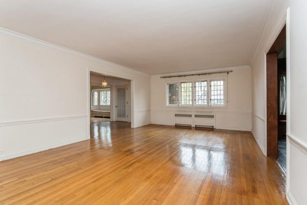 Empty room, Interior, Pendant Lights, Wood Texture Flooring