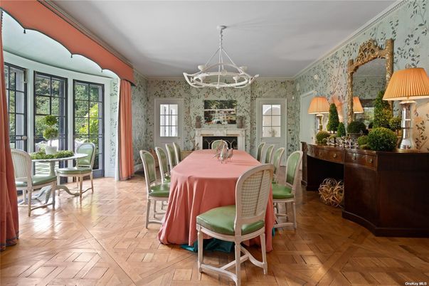 Chandelier, Dining room, Fireplace, Interior, Wood Texture Flooring