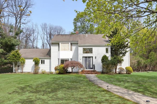 Backyard, Exterior, Facade, Cape Cod