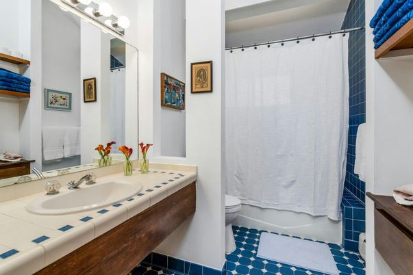 Bathroom, Interior, Tile Countertops