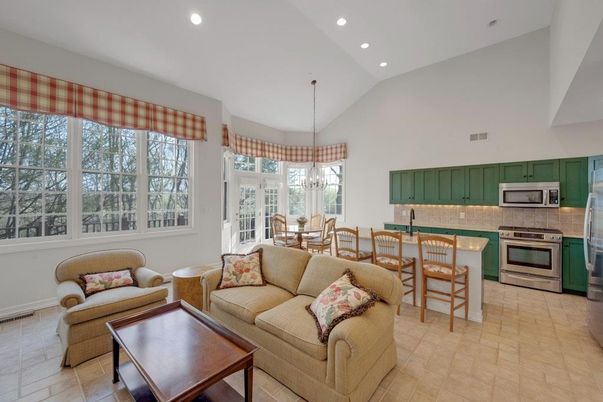 Dining room, Interior, Kitchen, Living room, Pendant Lights, Recessed Lighting, Stainless Steel Appliances