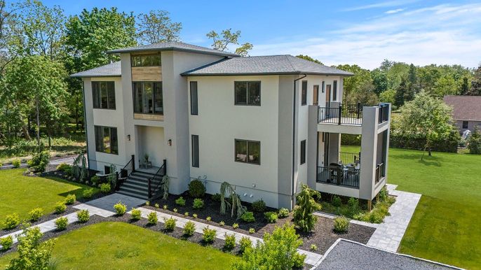 Backyard, Exterior, Facade, French Provincial