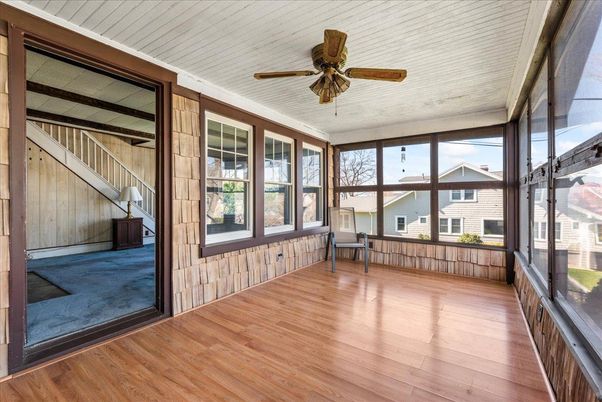 Empty room, Interior, Sun Room, Wood Texture Flooring