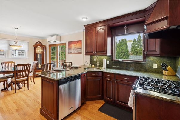 Dining room, Interior, Kitchen, Pendant Lights, Recessed Lighting, Wood Texture Flooring
