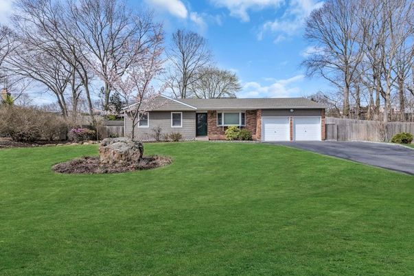 Attached, Exterior, Facade, Brick Facade, Ranch