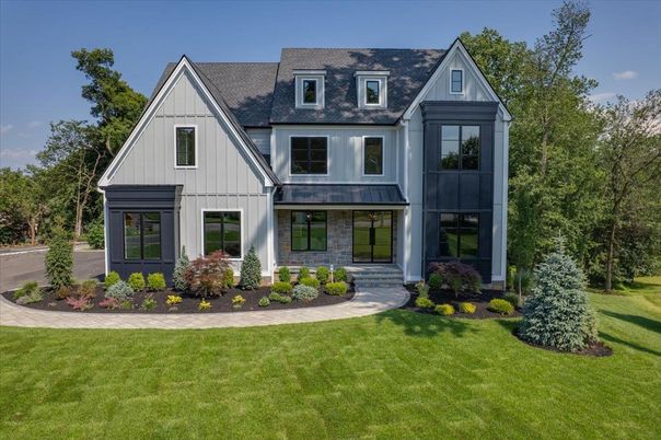 Exterior, Facade, Farmhouse