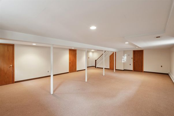 Empty room, Interior, Recessed Lighting