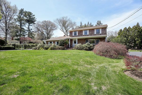Backyard, Exterior, Facade, Split Level