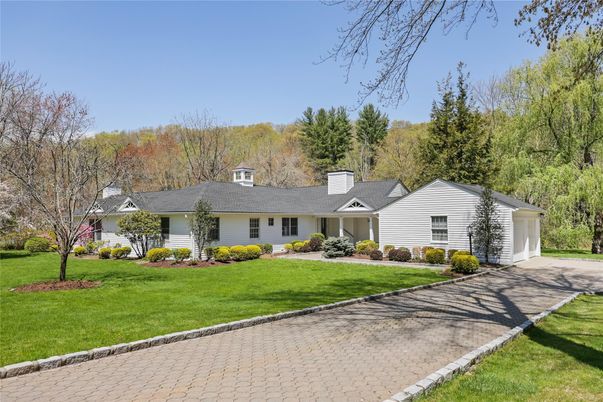 Backyard, Exterior, Facade, Ranch