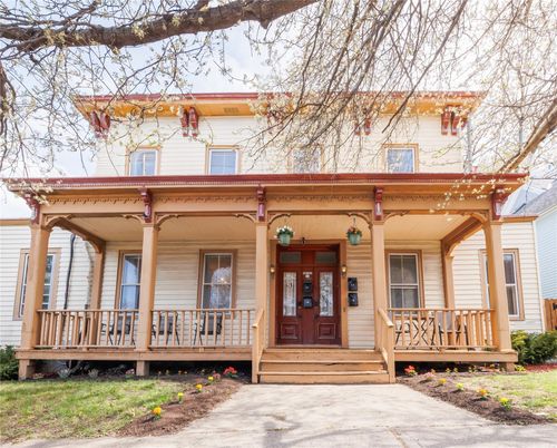 Exterior, Facade, American Foursquare
