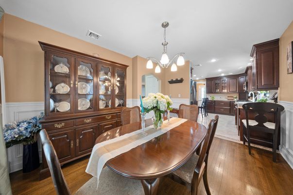 Chandelier, Dining room, Interior, Kitchen, Pendant Lights, Recessed Lighting, Wood Texture Flooring