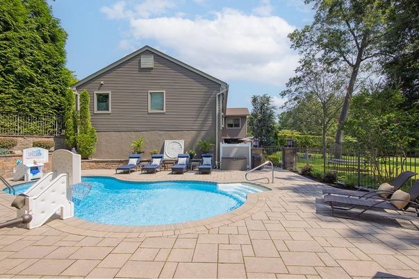 Exterior, Pool
