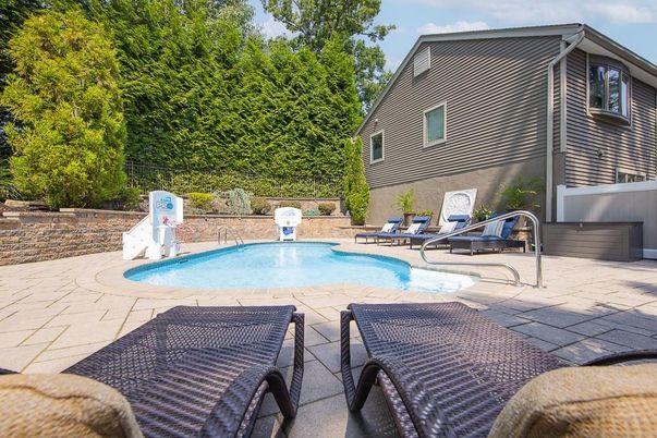 Exterior, Pool