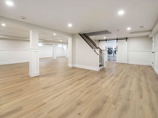 Empty room, Interior, Recessed Lighting, Washer, Wood Texture Flooring