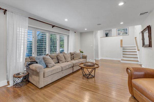 Interior, Living room, Recessed Lighting, Wood Texture Flooring