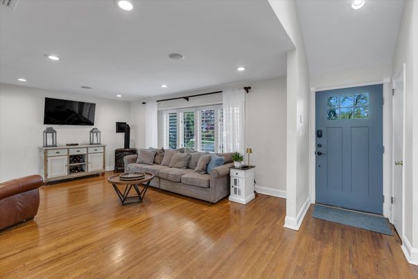 Interior, Living room, Recessed Lighting, Wood Texture Flooring