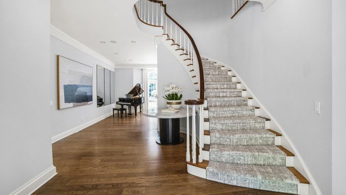 Interior, Piano, Recessed Lighting, Wood Texture Flooring